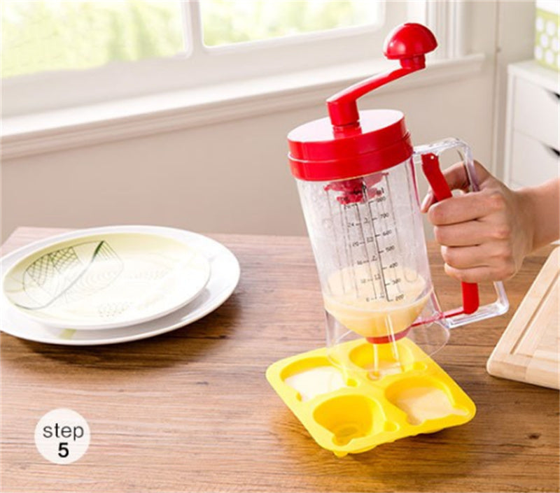 Cream dispenser