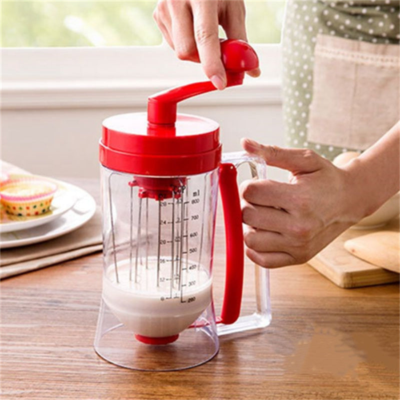 Cream dispenser